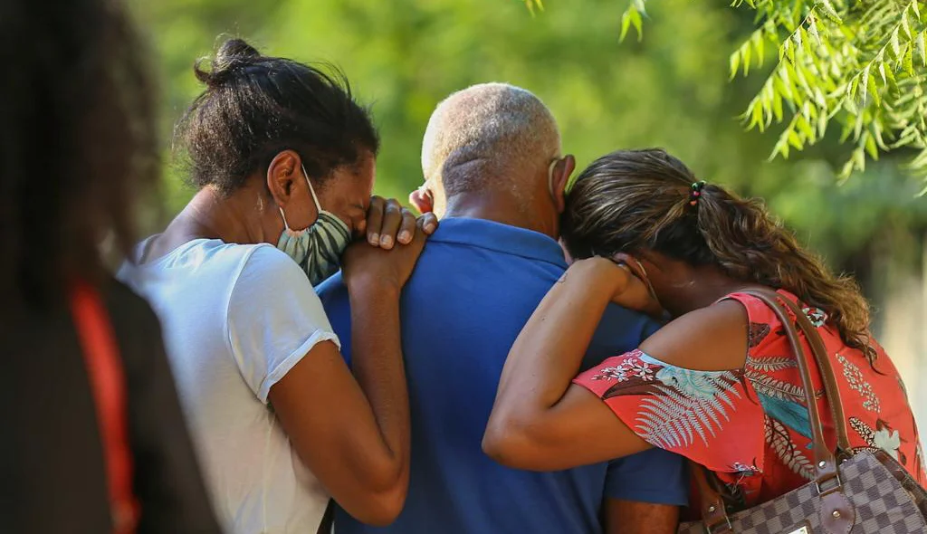 Familiares da vítima