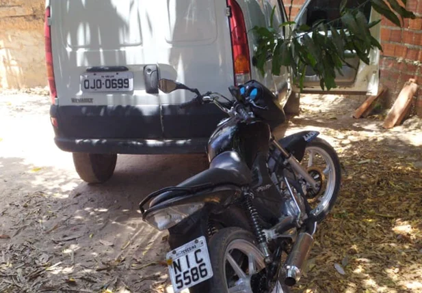 Carro e moto recuperados 
