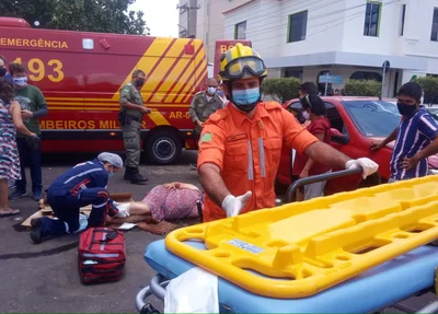 Bombeiros e equipes do Samu socorreram a vítima