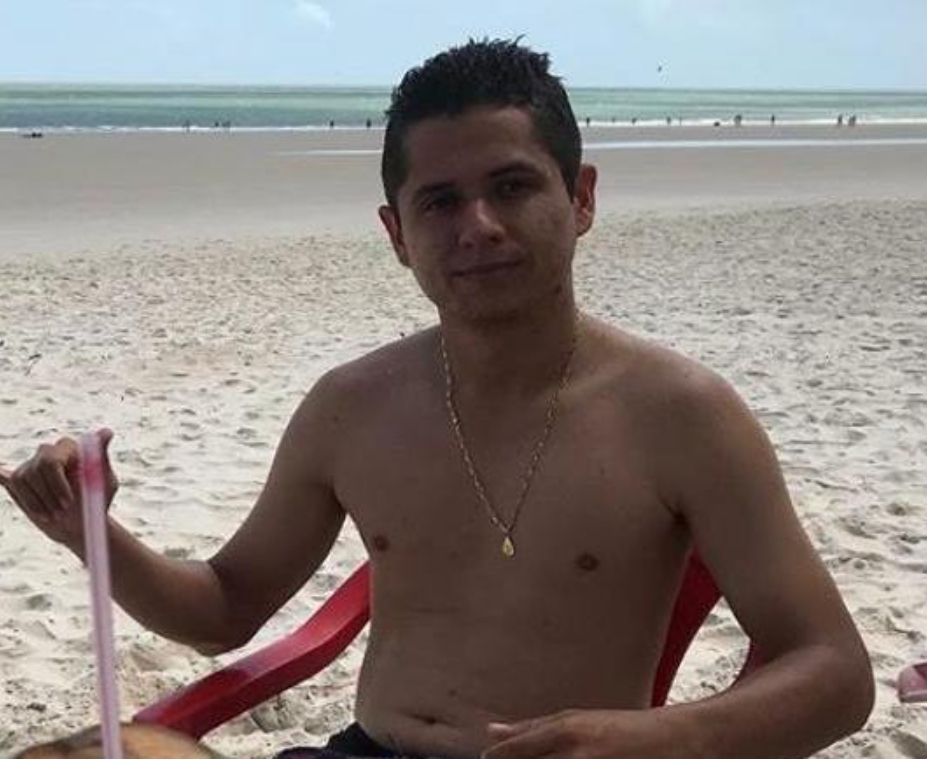 Ithalo Cardoso, morto a tiros dentro de um carro
