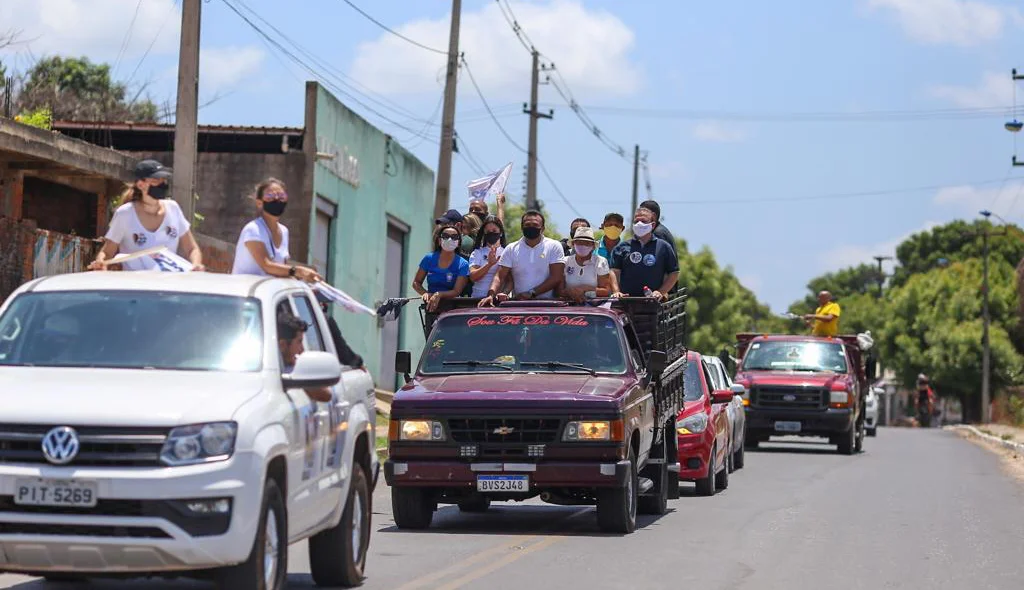 Fábio Abreu realiza carreata na zona norte de Teresina