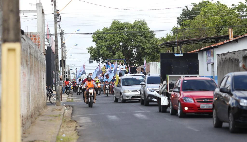 Kleber Montezuma e aliados realizam carreata