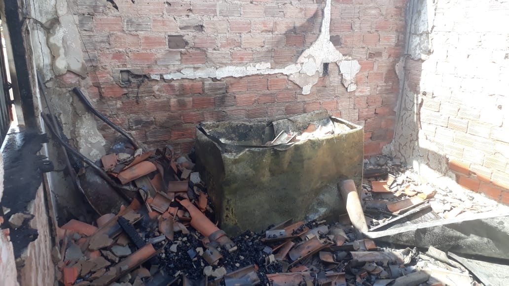 Parte do restaurante que foi destruída pelo incêndio