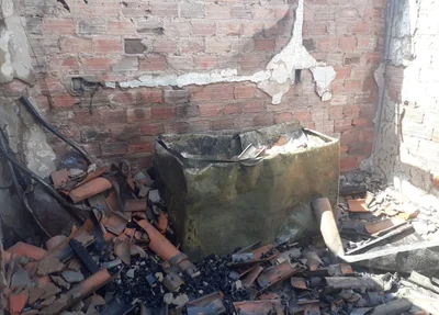 Parte do restaurante que foi destruída pelo incêndio
