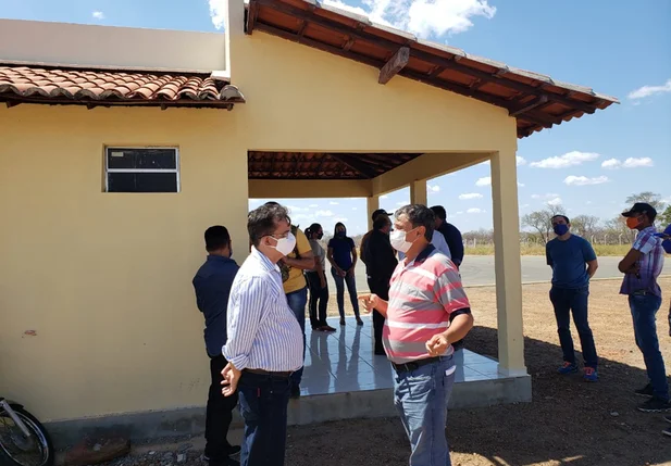 visita obras no aeródromo do Vale do Fidalgo