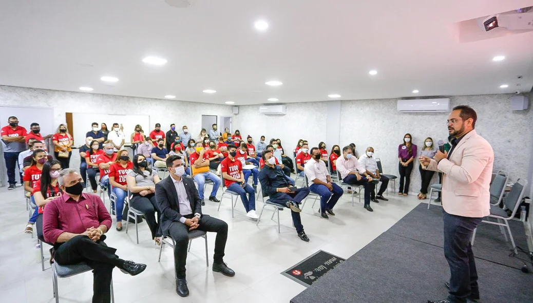 Café da manhã de colaboradores da empresa RR