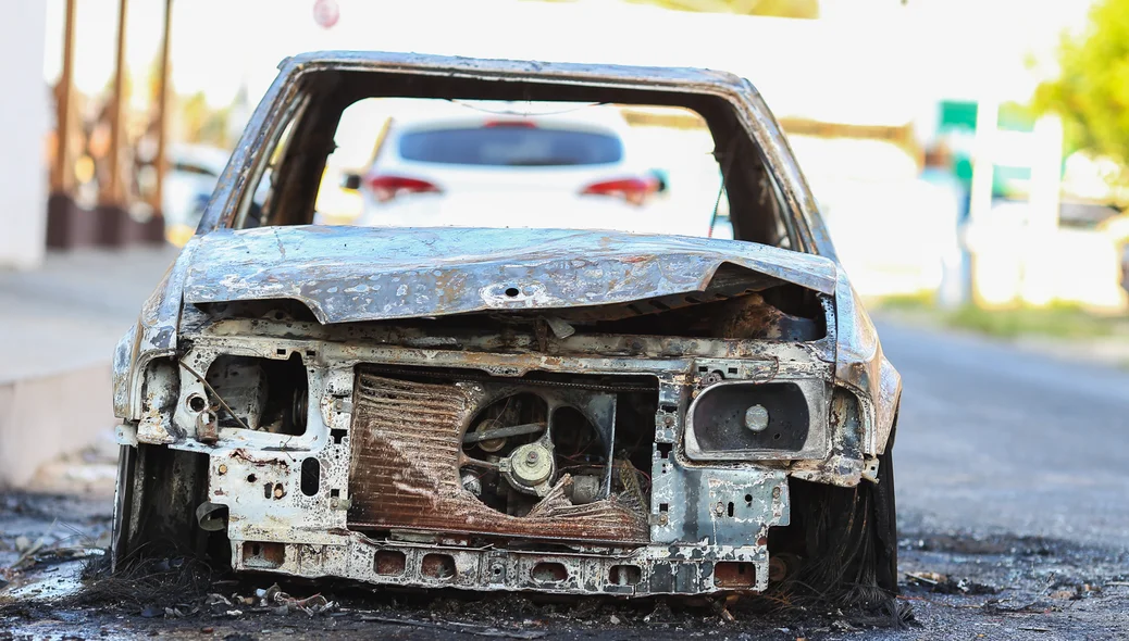 Carro incendiado 