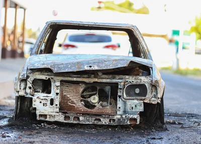 Carro incendiado 