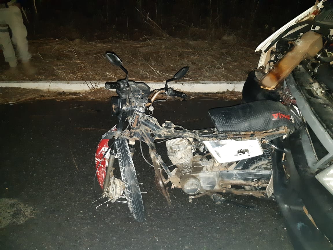 Motocicleta ficou destruída