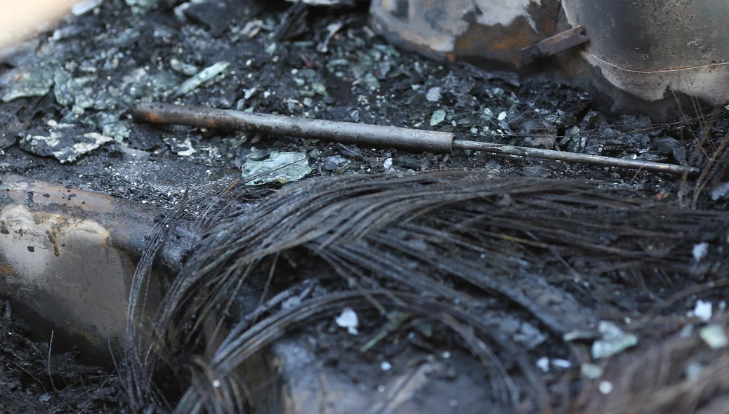 Peças ficaram destruídas 
