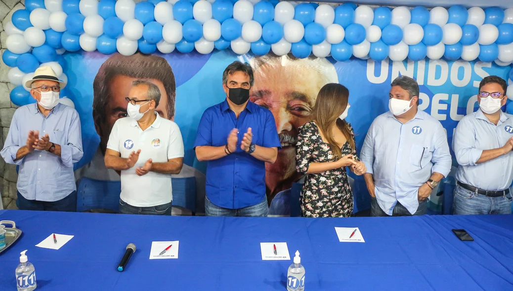 Autoridades presentes na solenidade de filiação de Elmano Férrer