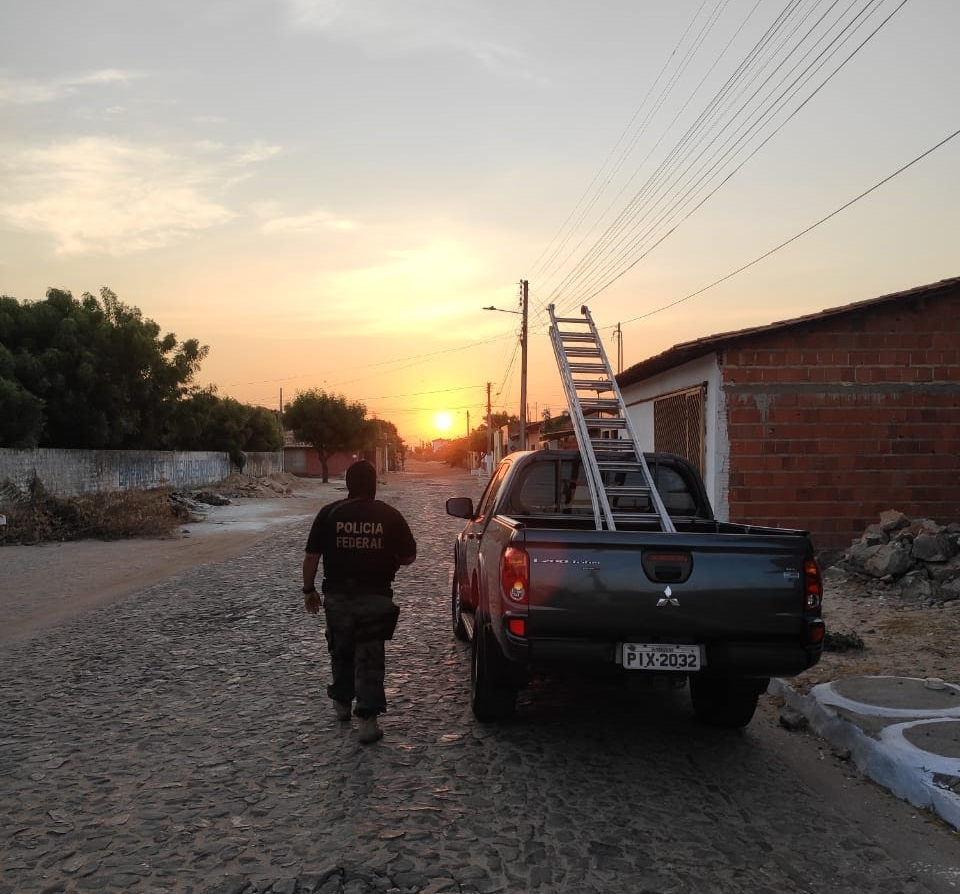 Polícia Federal cumpre mandados de busca e apreensão em Parnaíba