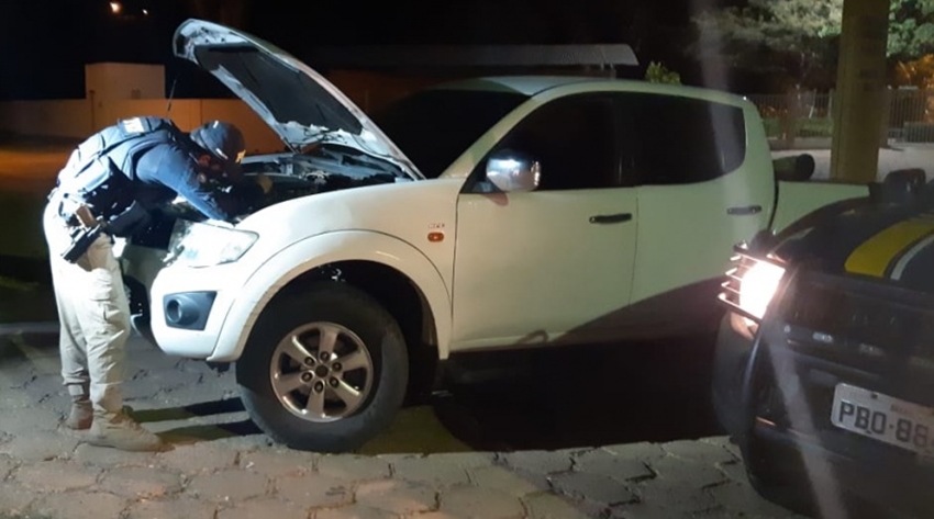 PRF apreende veículo clonado em Oeiras