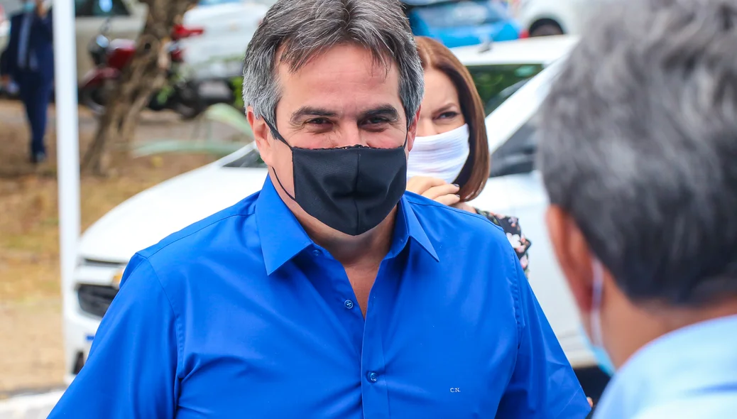 Senador Ciro Nogueira chega a sede do Progressitas
