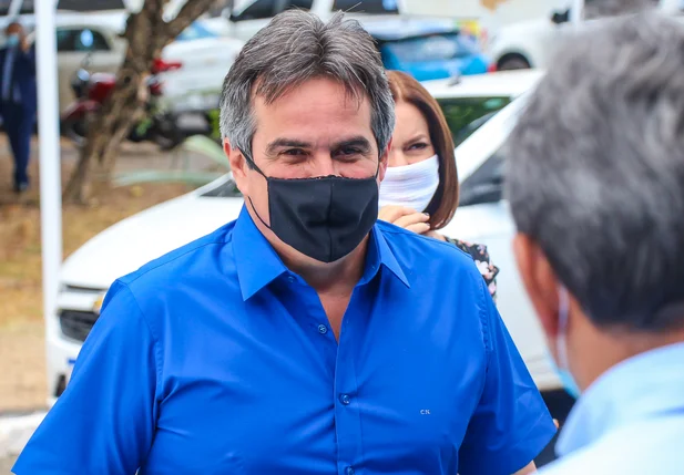Senador Ciro Nogueira chega a sede do Progressitas
