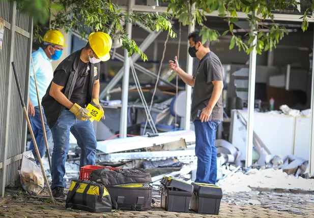 Bandidos explodem caixas eletrônicos da sede do TRE em Teresina 