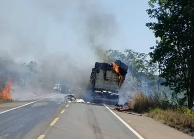 Carreta pega fogo na BR 343