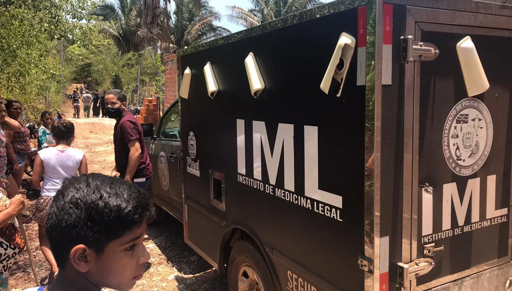IML acionado para remover o corpo