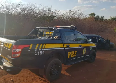 Homem é preso pela PRF após fugir de barreira e colidir em carca
