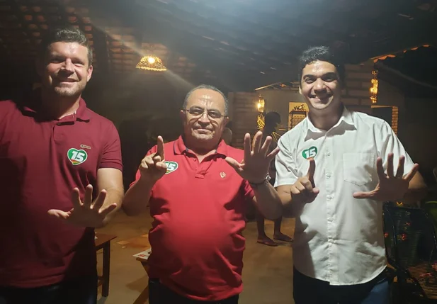 Candidato a vice-prefeito Irmão Jordão, prefeito França e candidato a prefeito Bruno Neto
