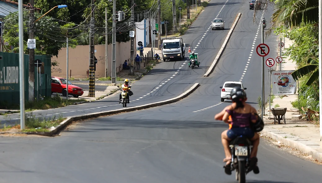 Implantação da sinalização na Avenida dos Expedicionários em Teresina Piauí 