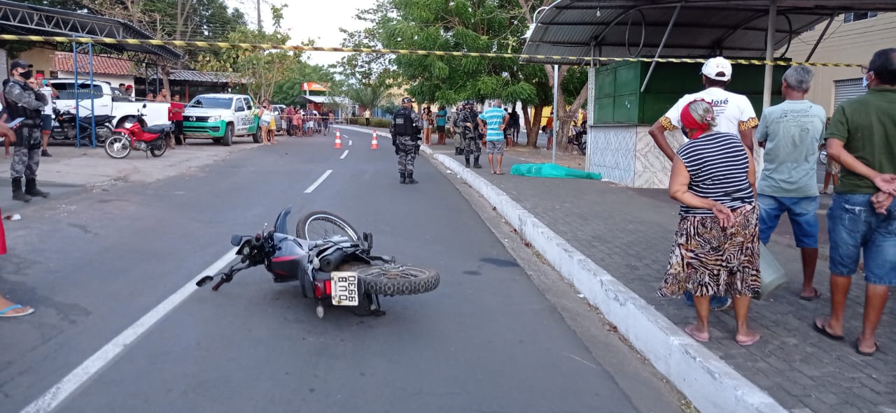 Adolescente de 17 anos morre após perder controle de moto no Promorar