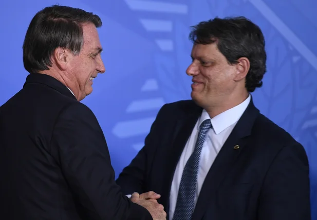 Bolsonaro e Tarcísio Gomes de Freitas