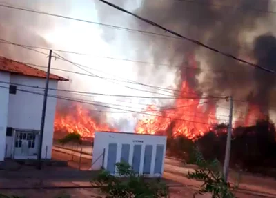 Incêndio em matagal na zona leste de Teresina