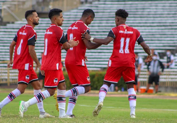 River vence por 3 a 1 no Estádio Albertão