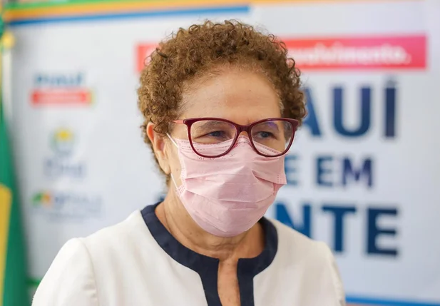 Vice-governadora Regina Sousa