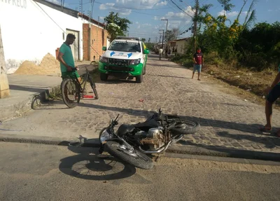 Motocicleta foi apreendida pela PM