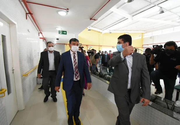 Wellington inaugura centro para pessoas com sequelas da covid-19 em Parnaíba
