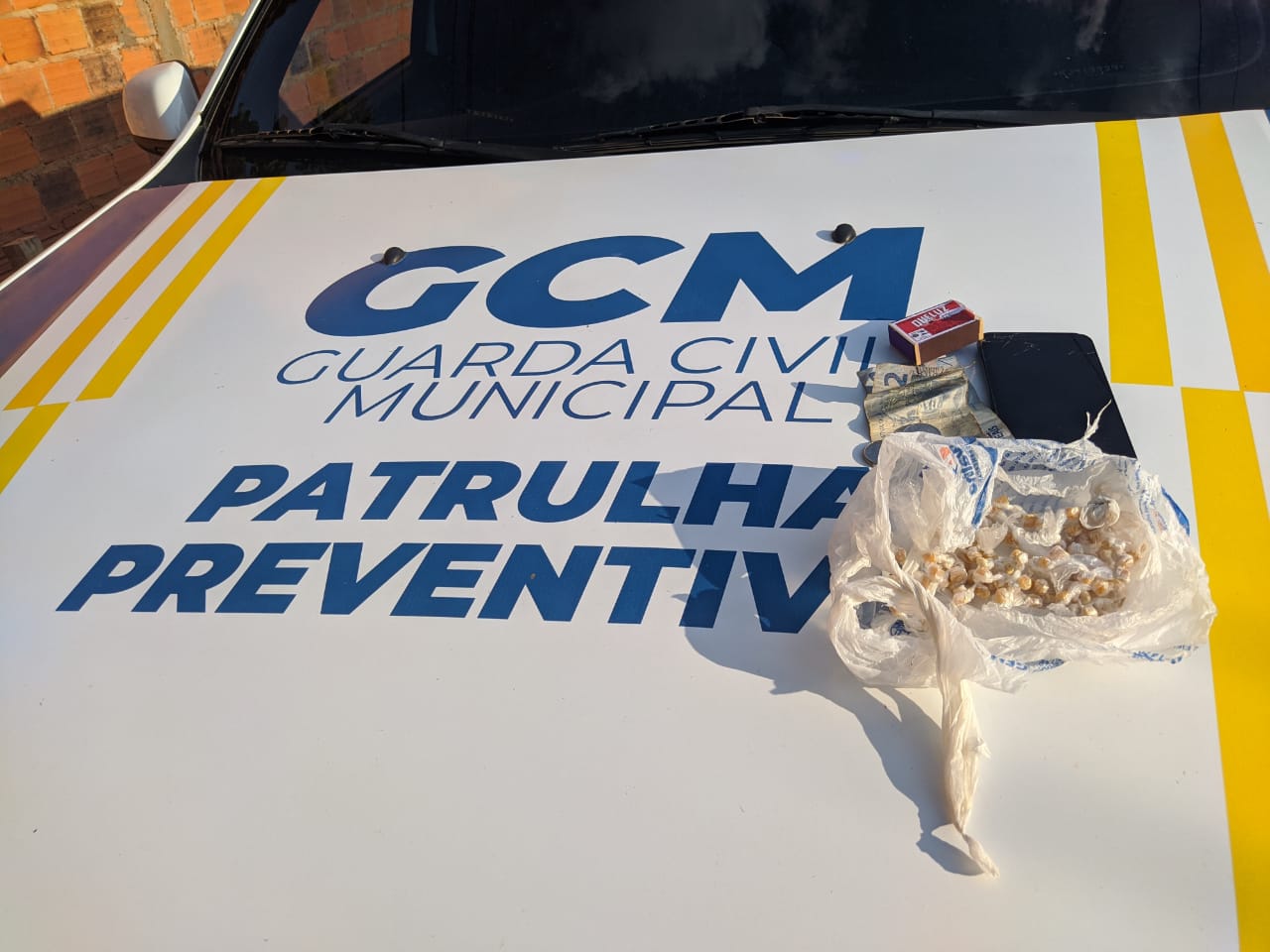 Guarda Municipal apreende crack no bairro Parque Alvorada