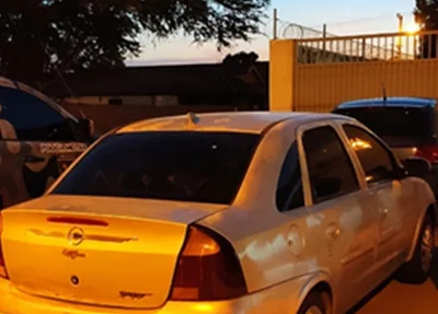 Veículo foi apreendido pela Polícia Militar