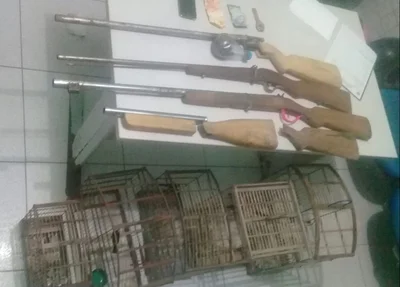 Objetos encontrados com o suspeito
