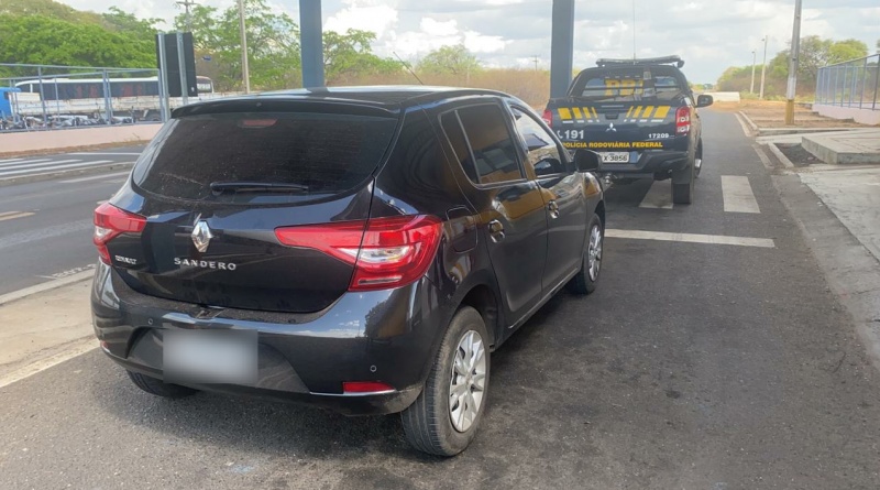 Veículo recuperado pela PRF em Valença do Piauí