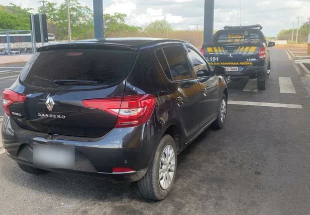 Veículo recuperado pela PRF em Valença do Piauí