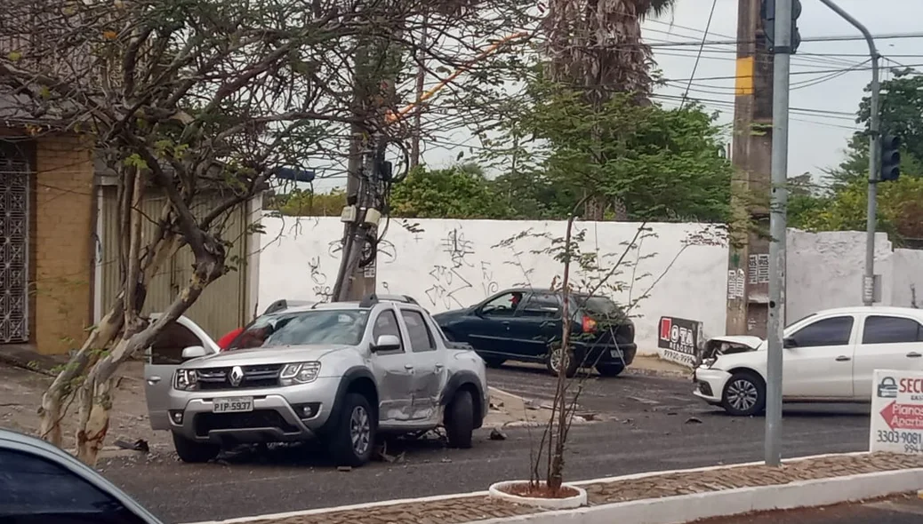 Carros envolvidos no acidente