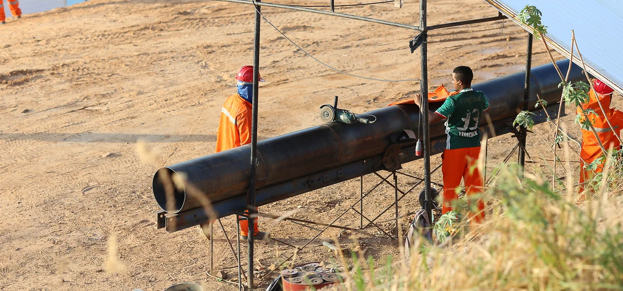 Construção da nova ponte 