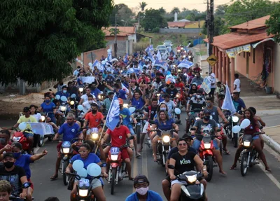 Jovens fizeram o motocar