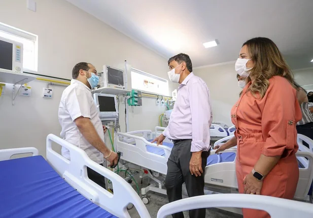 Rejane Dias anuncia ambulâncias para  Bom Jesus e Corrente 