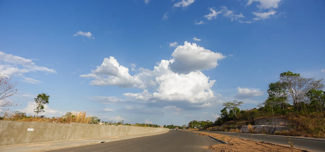 Trecho da obra está sendo pavimentado
