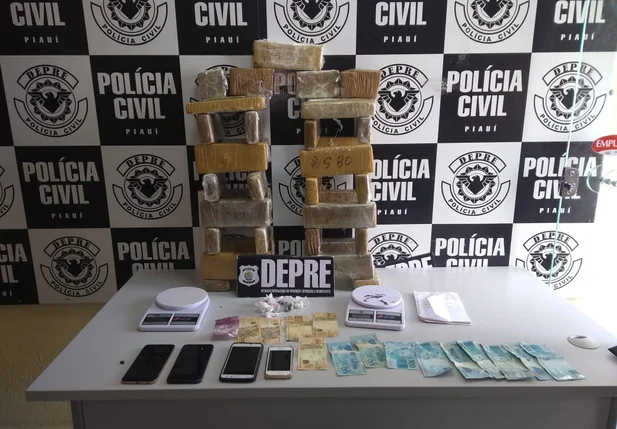 Material apreendido pela DEPRE no Matadouro