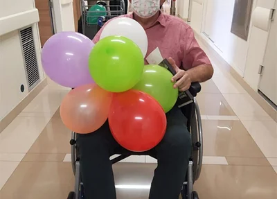 Álvaro Carneiro deixa Hospital Sírio-Libanês