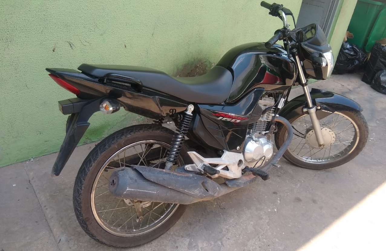 Motocicleta encontrada com a suspeita