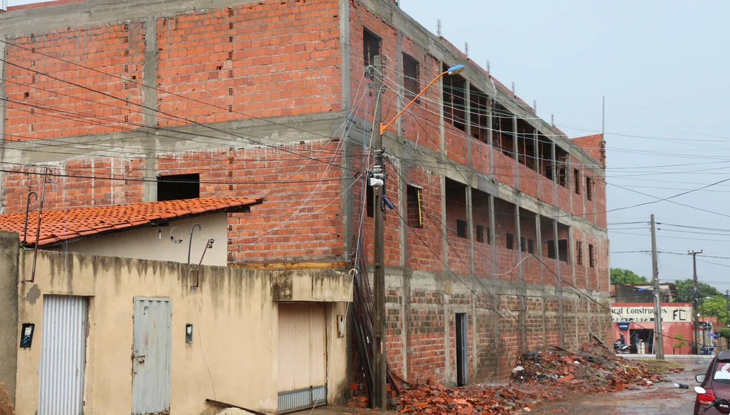 Prédio em construção