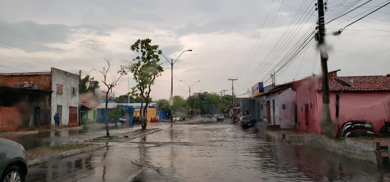 Todas as zonas da cidade ficaram alagadas