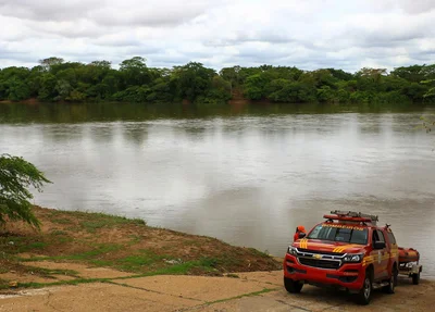 Corpo de Bombeiros do Piauí retirou o corpo do Rio Parnaíba