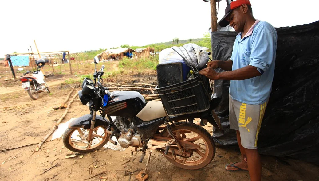 Moradores tiveram que retirar todos os seus pertences do local