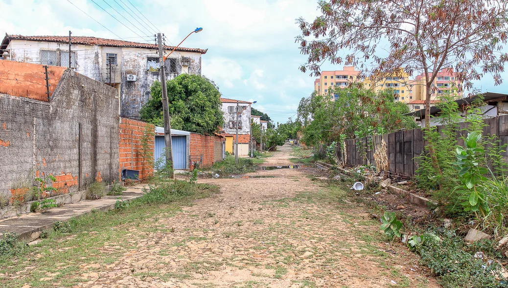 Calçamento se deteriora com fortes chuvas 